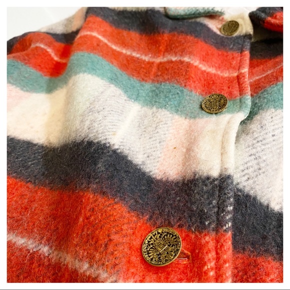 VINTAGE - INTO THE WOODS PLAID CAPE - Picture 7 of 12